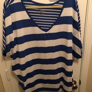 Beautiful V-neck perfect for summer